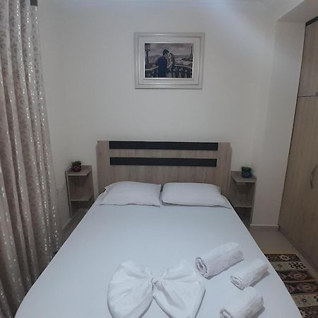 Guest House Taverna Laberia 2 Gjirokaster Luaran gambar