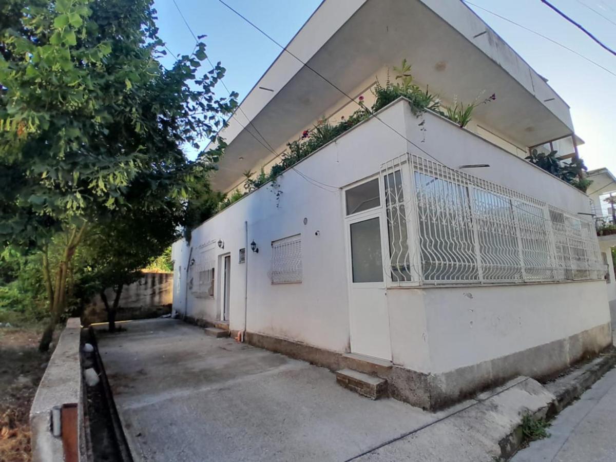 Guest House Taverna Laberia 2 Gjirokaster Luaran gambar