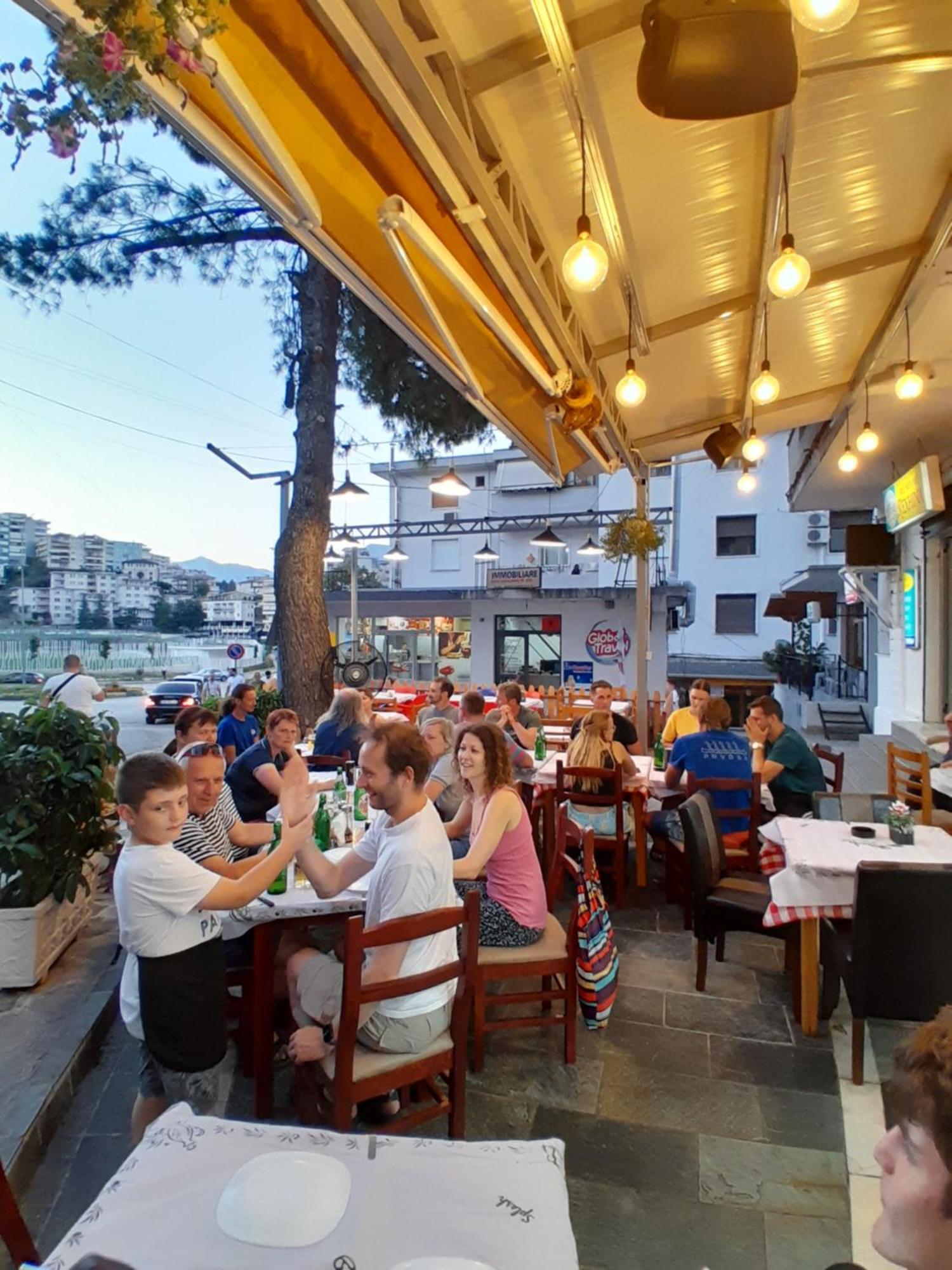 Guest House Taverna Laberia 2 Gjirokaster Luaran gambar